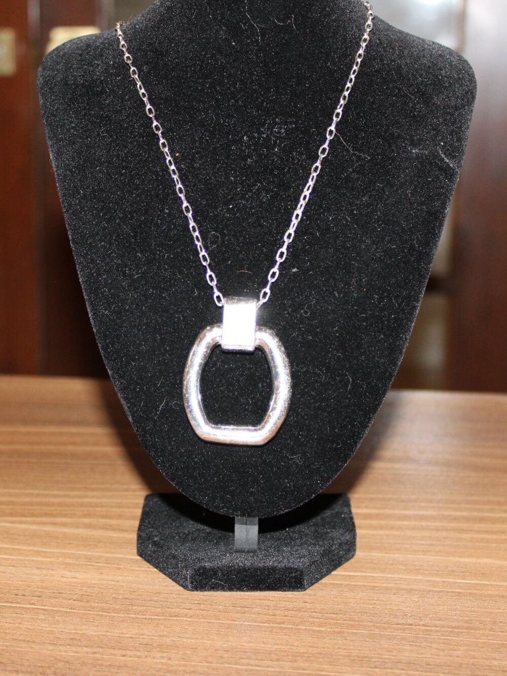 Versona Silver Tone Geometric Pendant Necklace NWOT